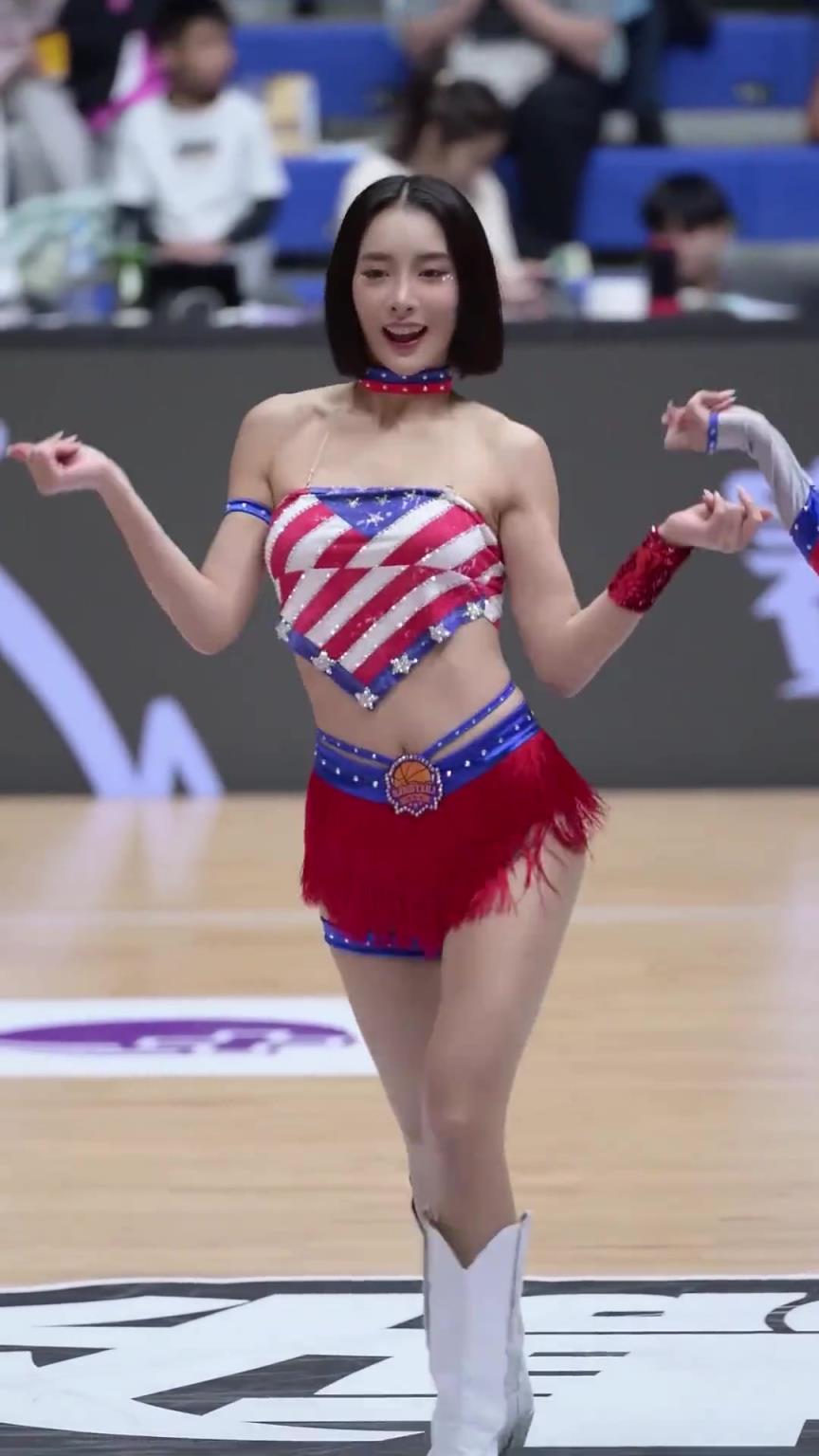 太離譜了 ！幾乎是完美女人！
